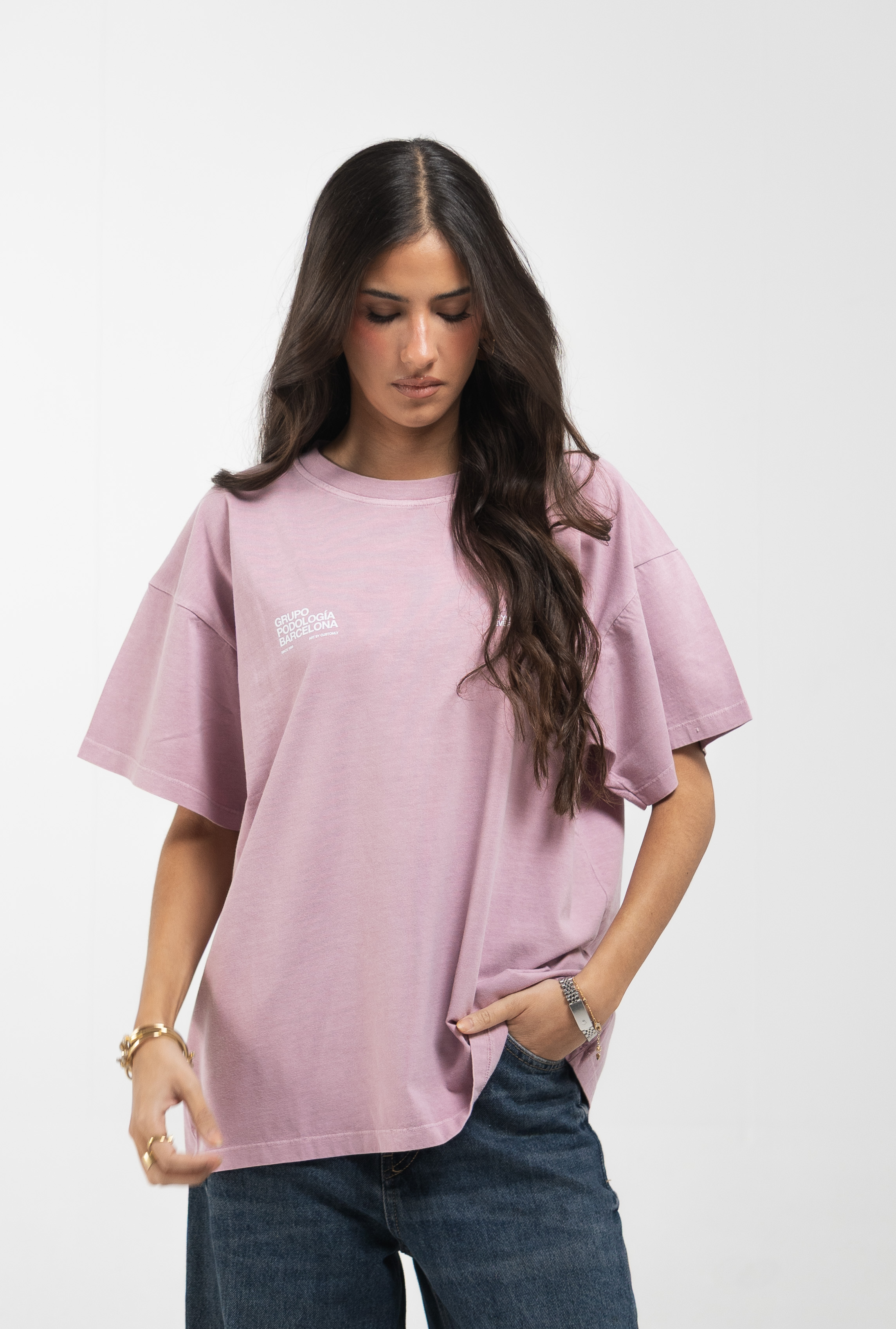 Sudadera bordada por detrás